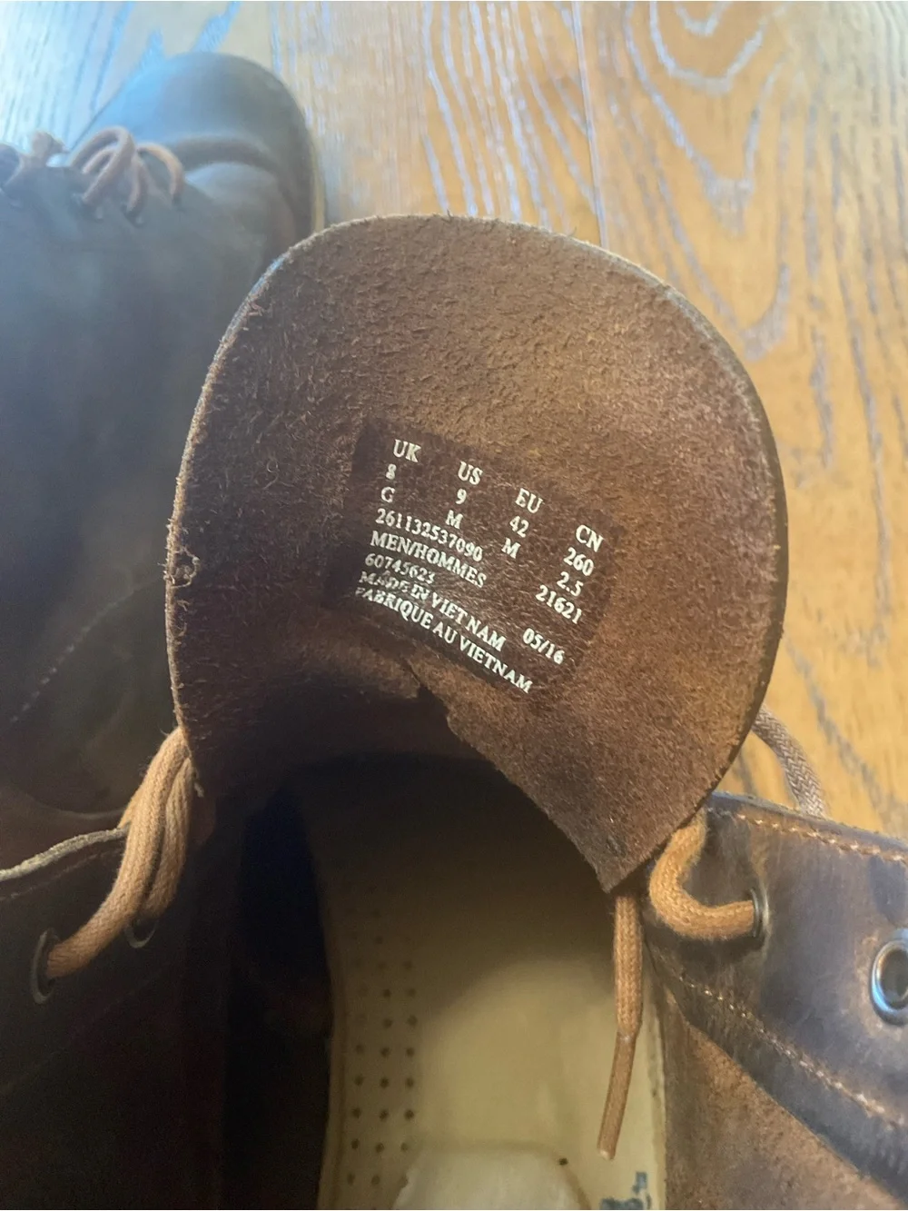 Clarks- Desert Mali Boot Men's Dark Brown Leather Chukka Lace-Up Boots. Sz 9